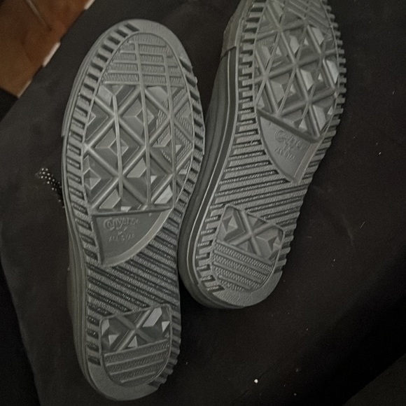 Dark Grey Converse- Wmns 6/Mens 4 - NWOT - Picture 5 of 5